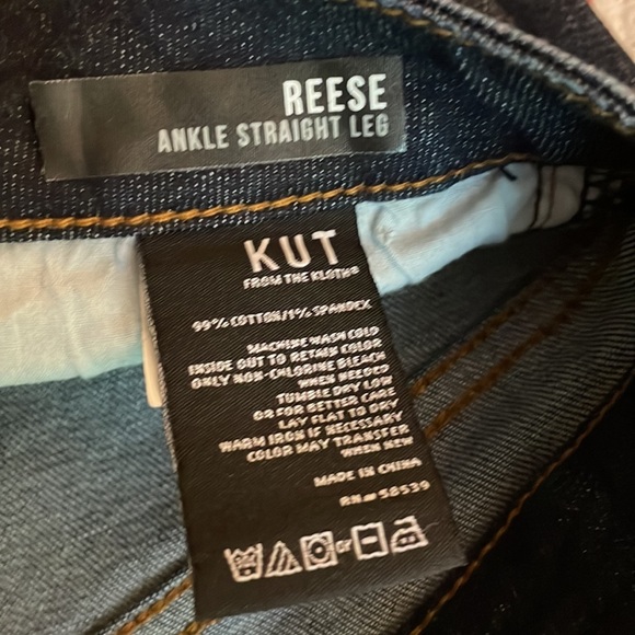 Kut from the Kloth Boyfriend Distressed Reese Jeans Size 14 - Picture 3 of 7